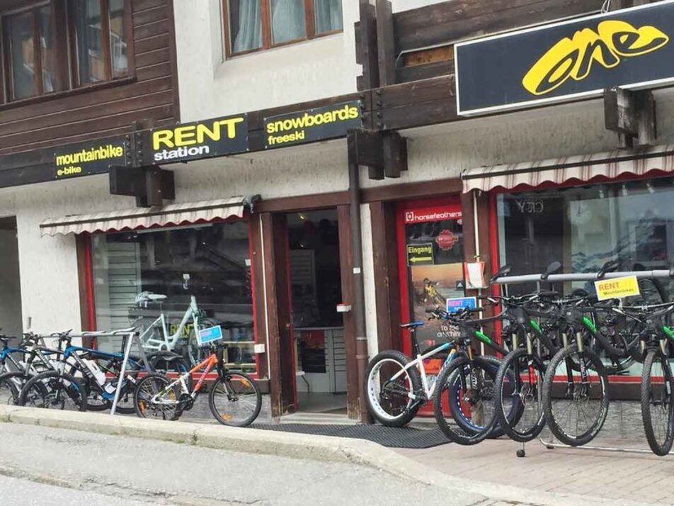 Aussenansicht Bikeshop One sport | © Odilo Imboden